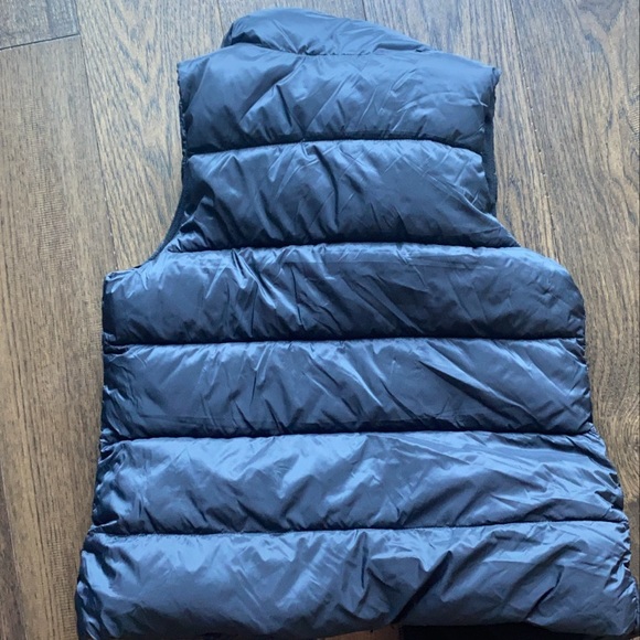 Old navy black vest - Picture 2 of 3